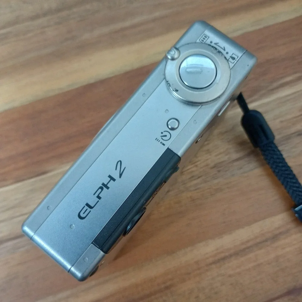 Canon Elph 2 Digital Camera Point‎ and Shoot Silver Japan 23-46mm Zoom Tested